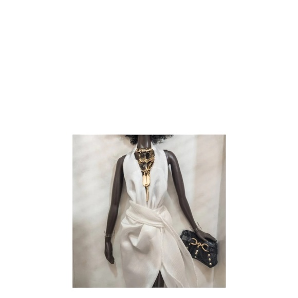 Barbie Nichelle Urban Hipster Doll, Gold Label- NIB - Picture 5 of 11